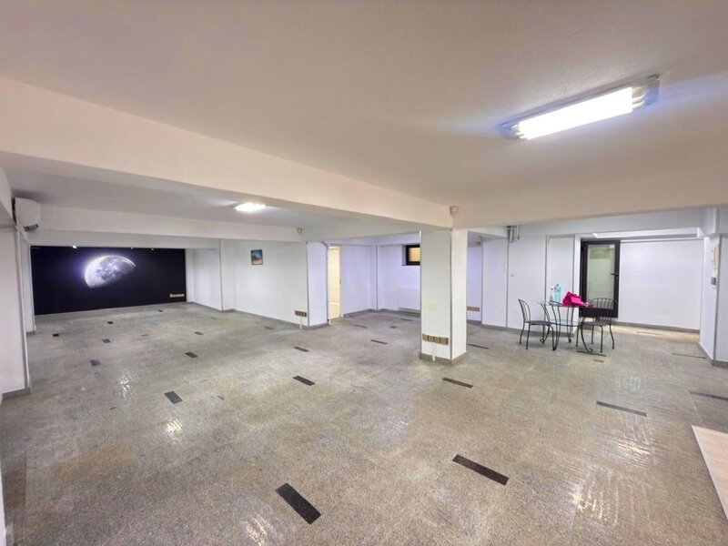 Aviatorilor, Kiseleff spatiu open space, parter coborat demisol, stradal